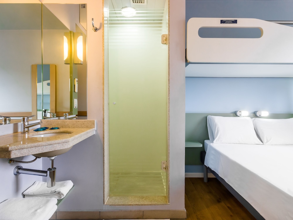 Ibis Budget Araraquara 32/67