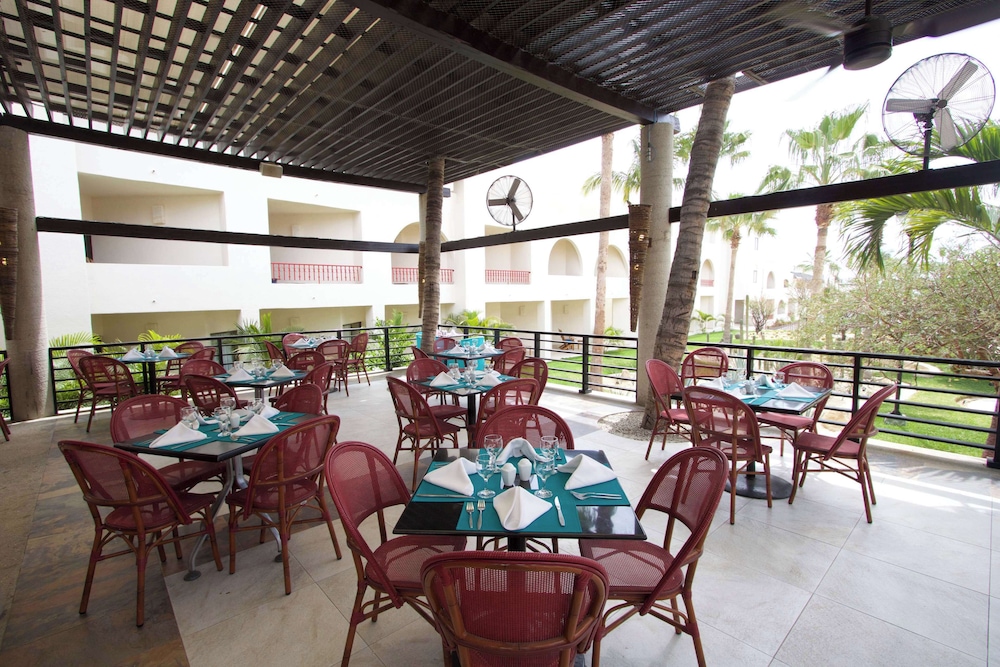Grand Decameron Los Cabos a Trademark All Inclusive Resort 34/48