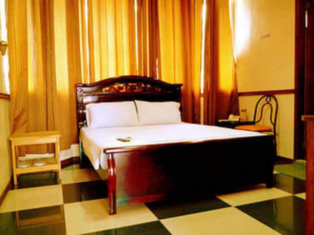 Casablanca Hotel Condominium 11/29