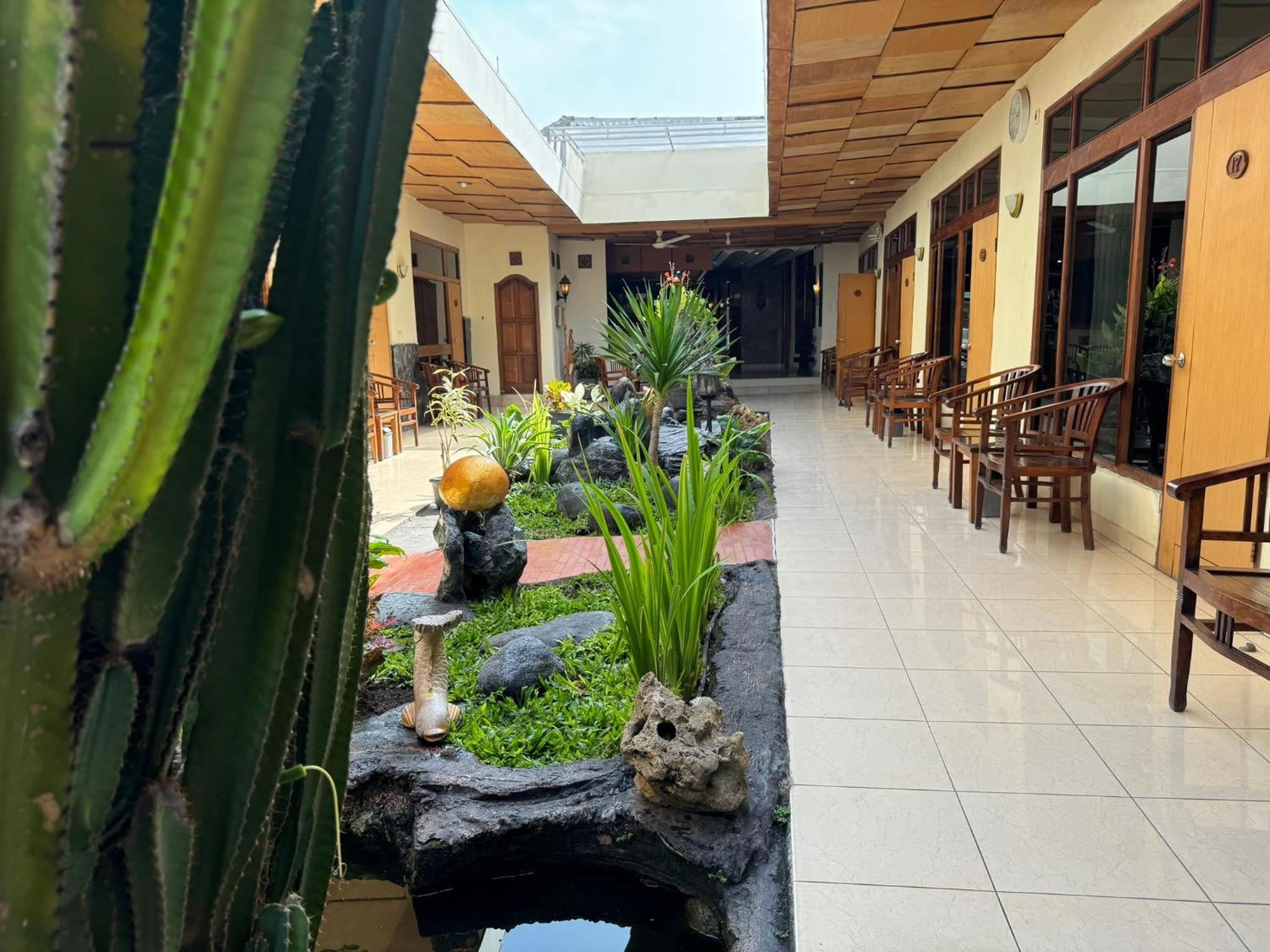 Hotel Priangan 50/50