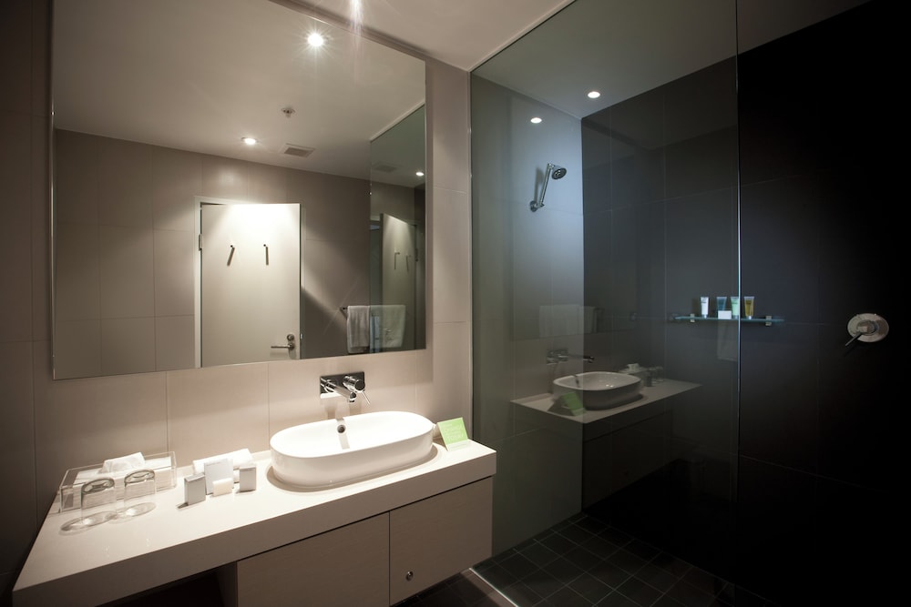 Novotel Newcastle Beach Hotel 72/73