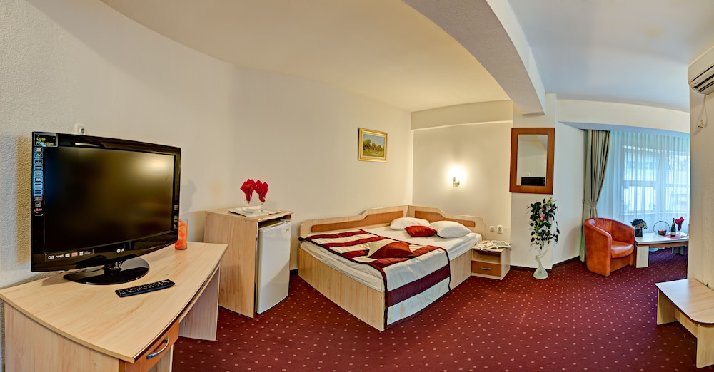 Hotel Cornul Vanatorului 42/68
