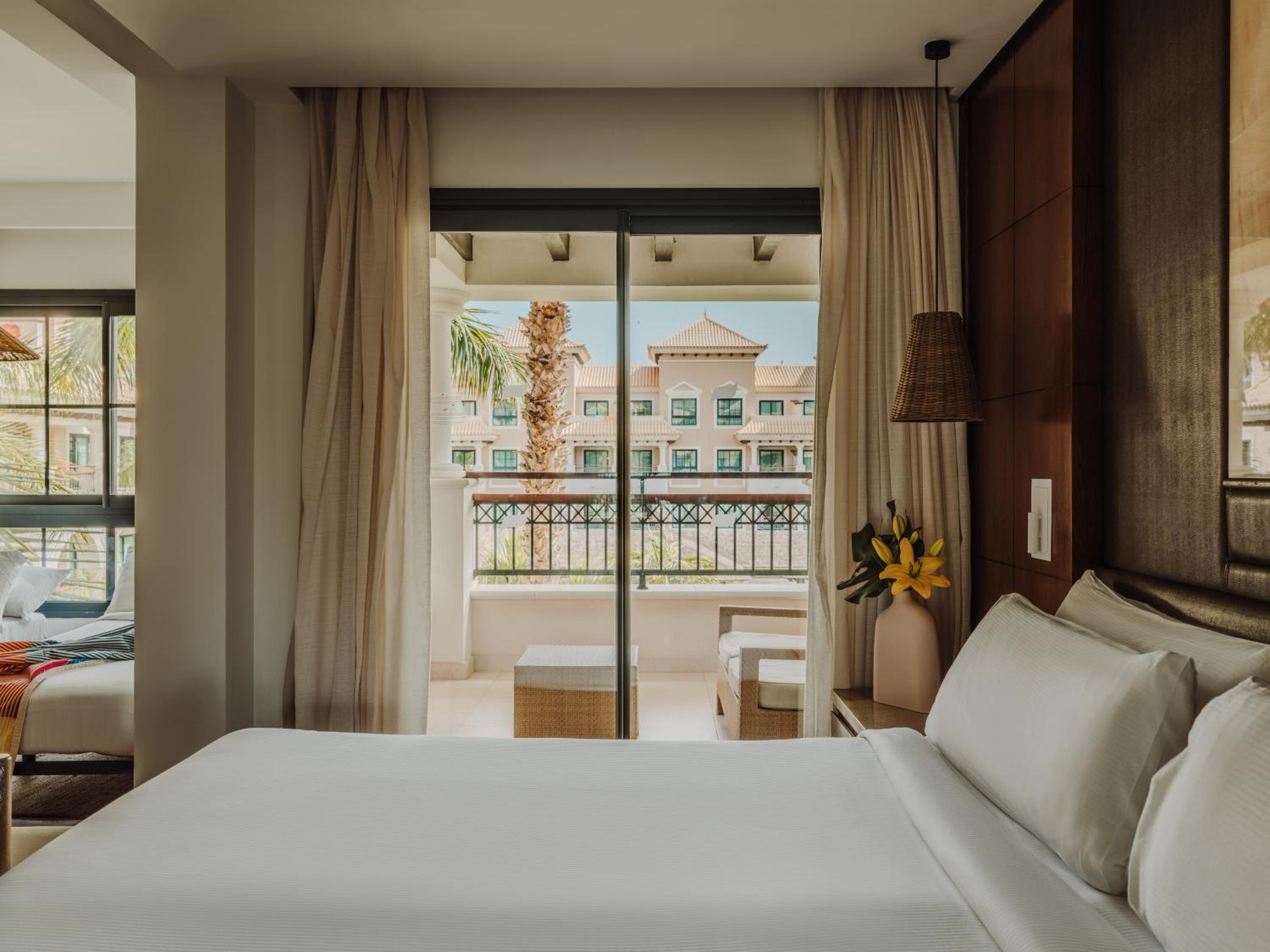 Deluxe, Family, King Bed