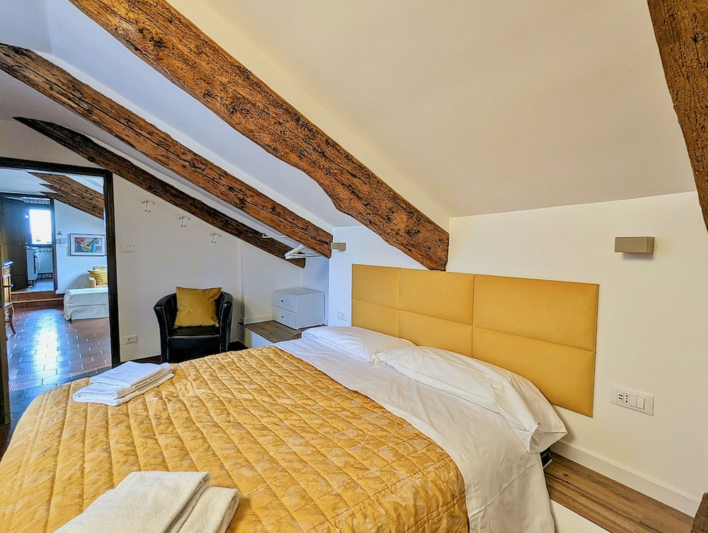 Charming Venice Apartments 27/78