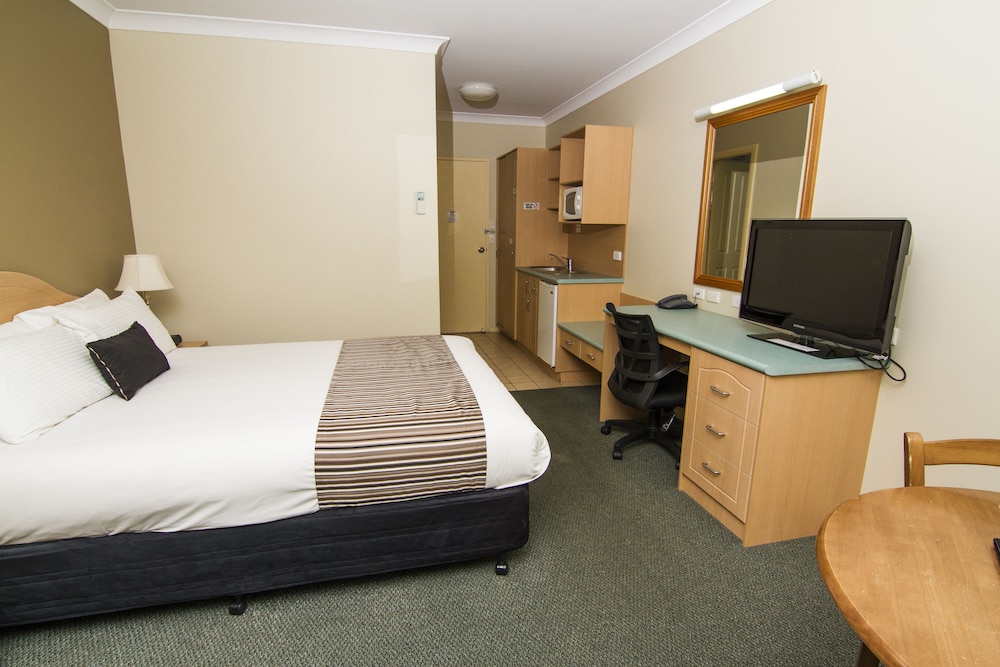 Green Gables Motel 4/29