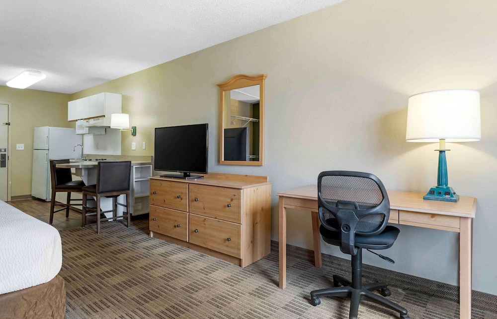 Extended Stay America Suites Houston Galleria Uptown 46/55
