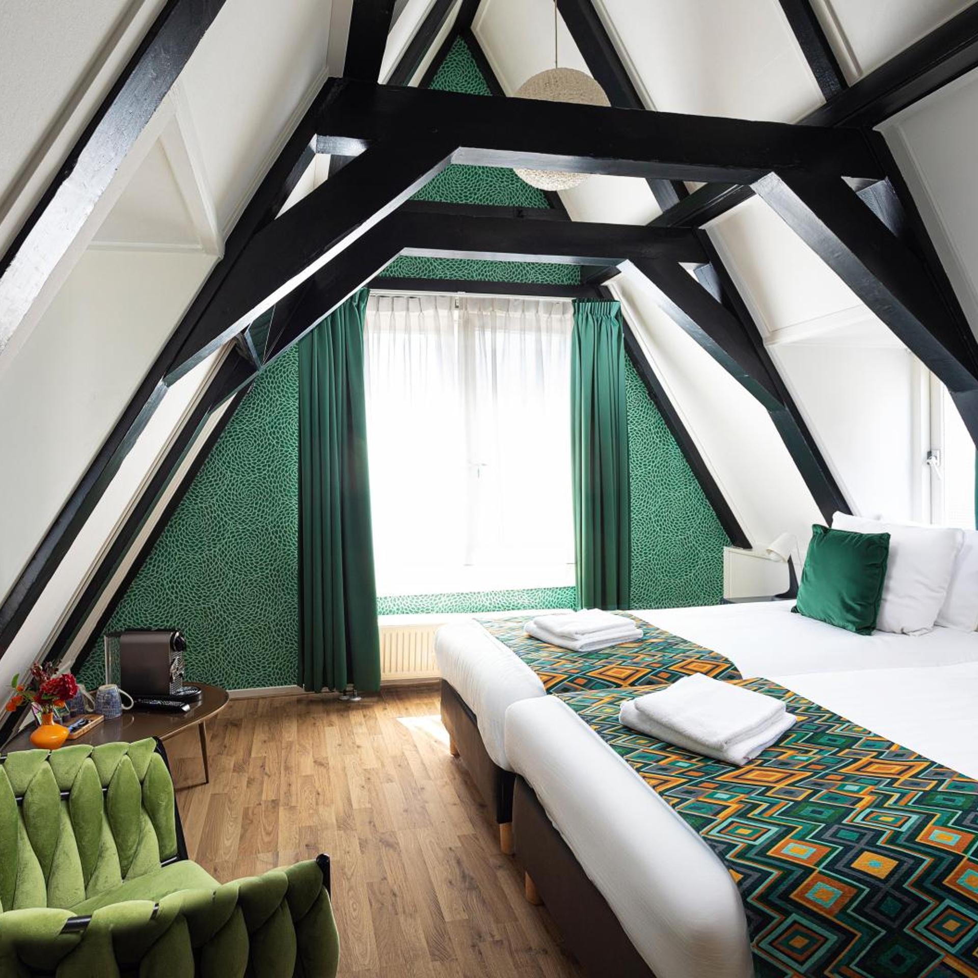 Room, Attic، Hotel Des Arts 3/4