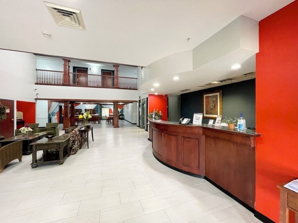 Grand Vista Hotel and Suites 10/61