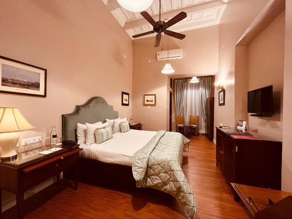 The Elgin Fairlawn Kolkata 17/60