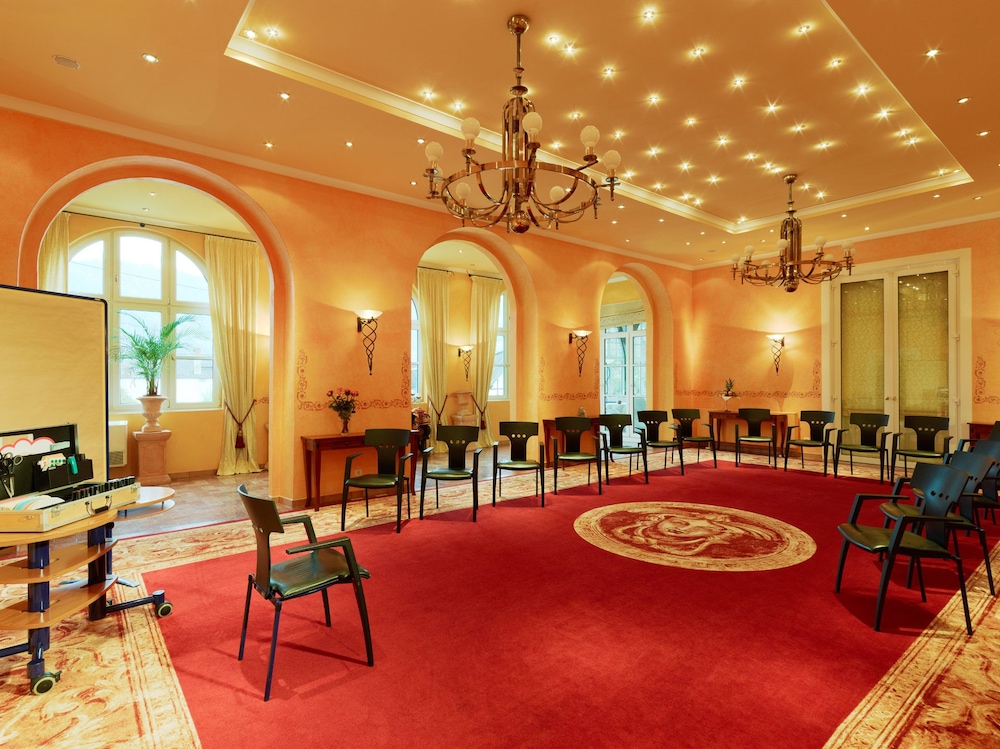 PARK VILLA zentral am Mittelrhein 32/48