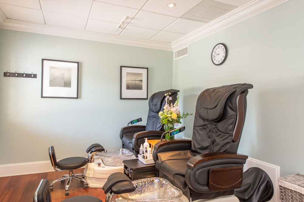The Breakwater Inn and Spa 36/47