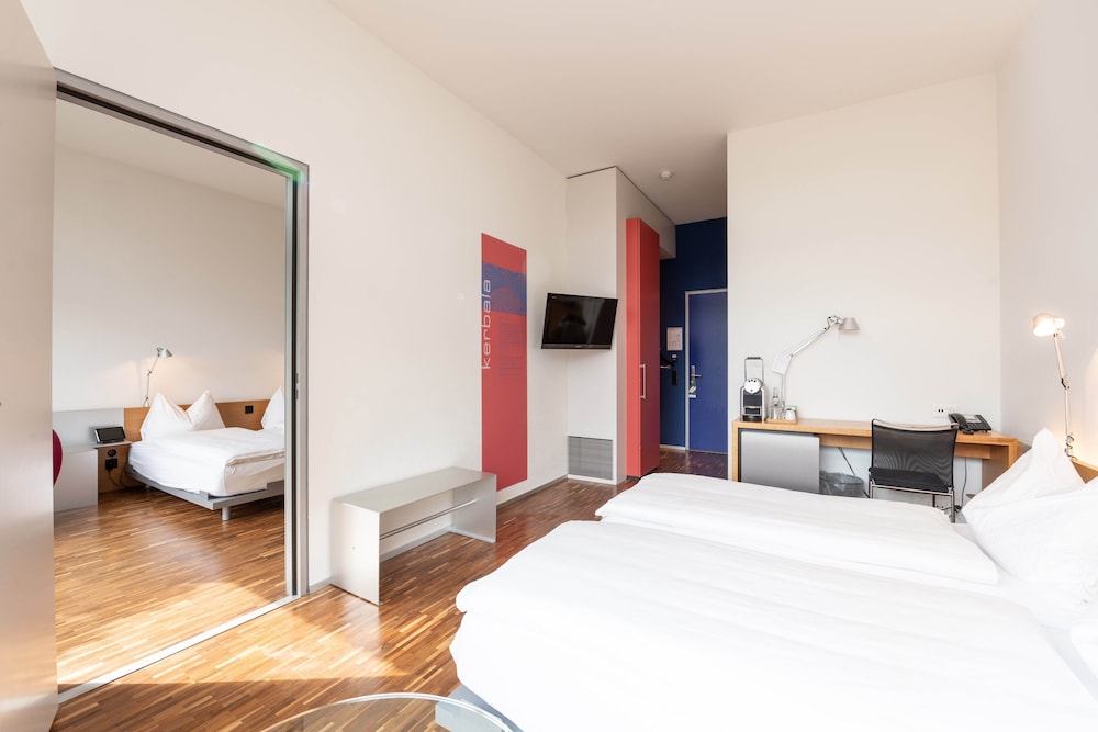 SEDARTIS SWISS QUALITY HOTEL 25/72