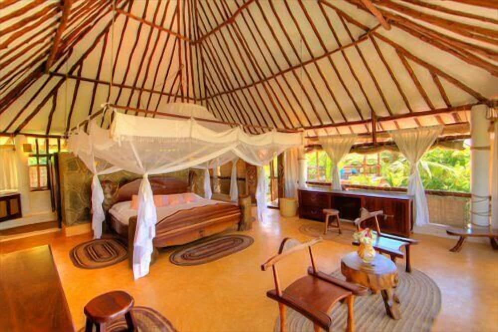 Swahili House 24/37