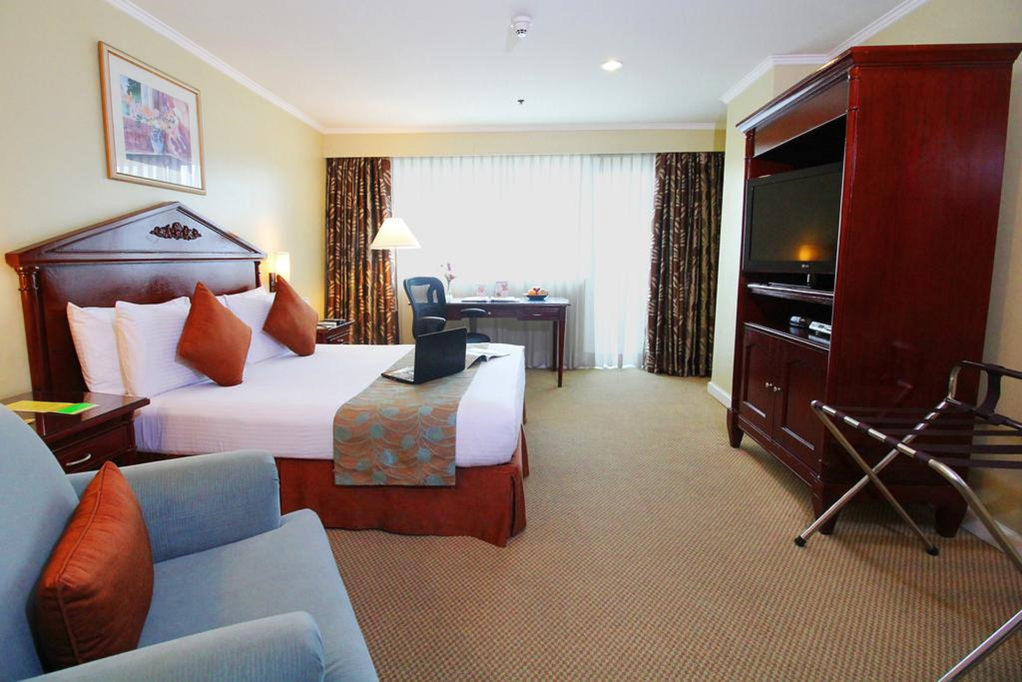 OXFORD SUITES MAKATI 16/41