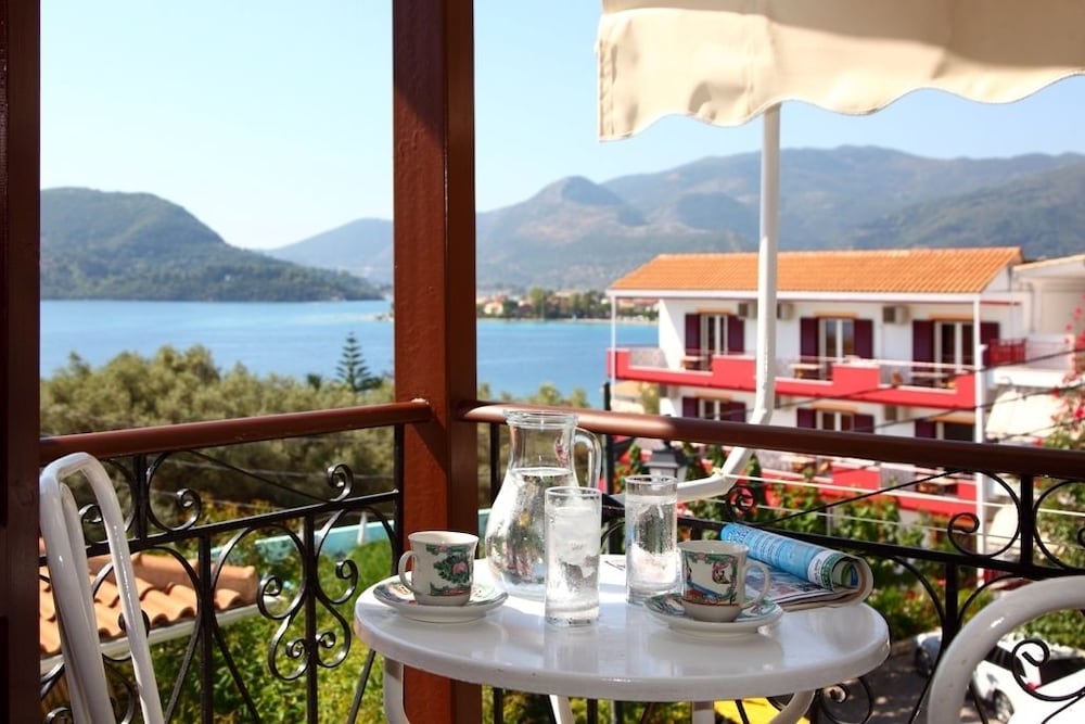 Nostos Hotel 34/40