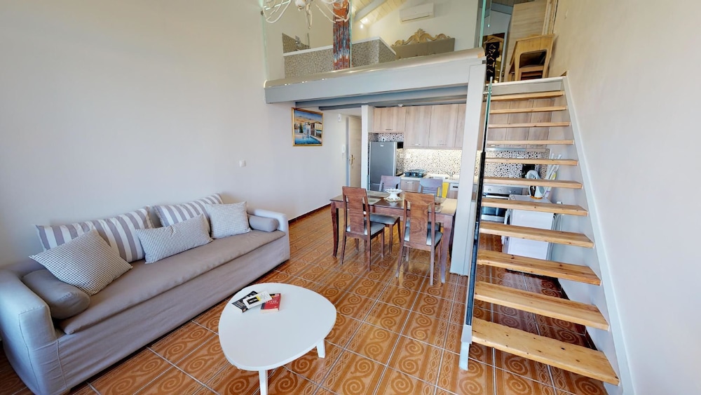Porto Enetikos Suites 21/50