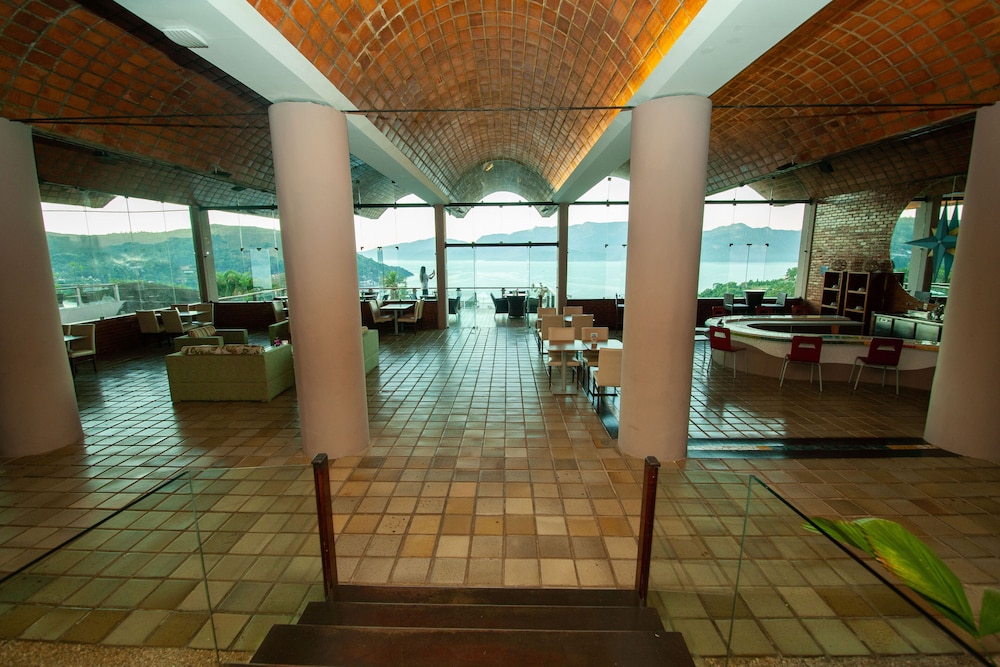 Portogalo Suite Hotel 8/82
