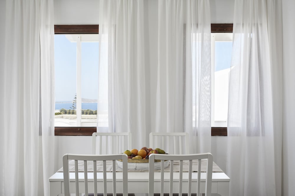 Sunrise Paros by Mr and Mrs White 18/38