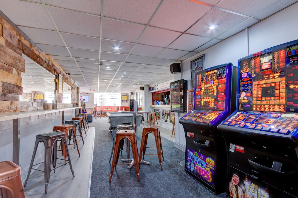 The New Sandringham Court Hotel & Norma Jeans Bar&Brasserie 30/50