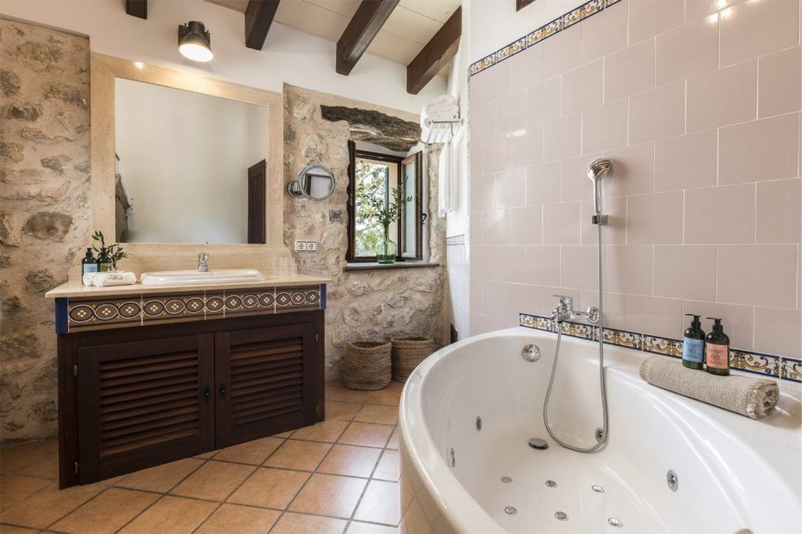 Finca Hotel Can Beneit 22/23