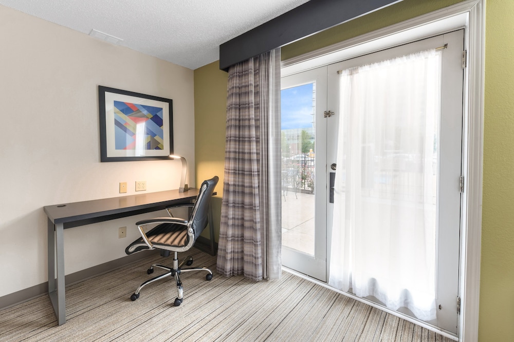 Holiday Inn Express Columbus Downtown 61/75