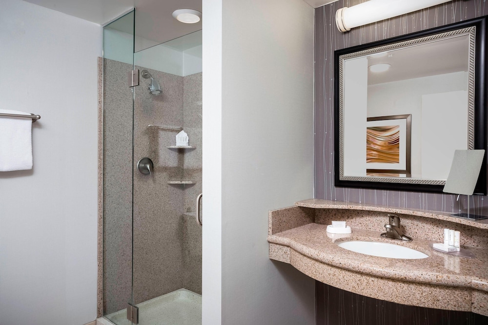 Courtyard by Marriott Kansas City Shawnee 17/71