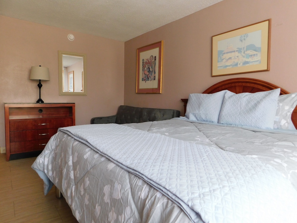 Apm Inn & Suites 18/54