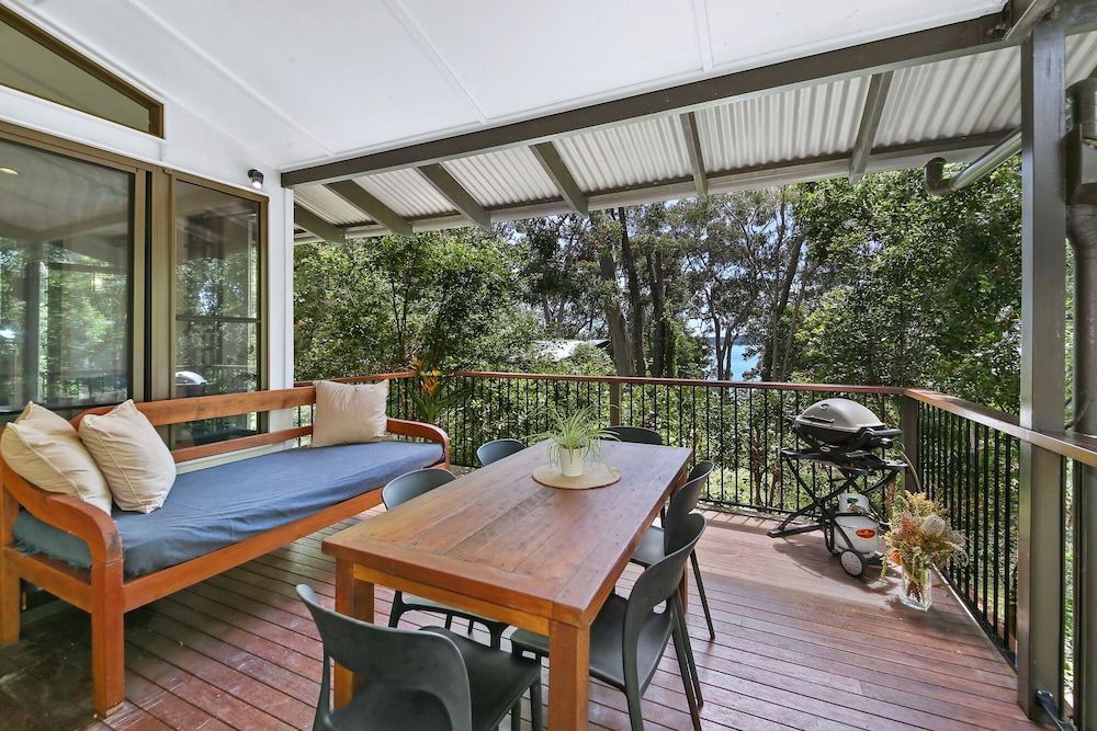 EUMARELLA SHORES NOOSA LAKE RETREAT 50/65