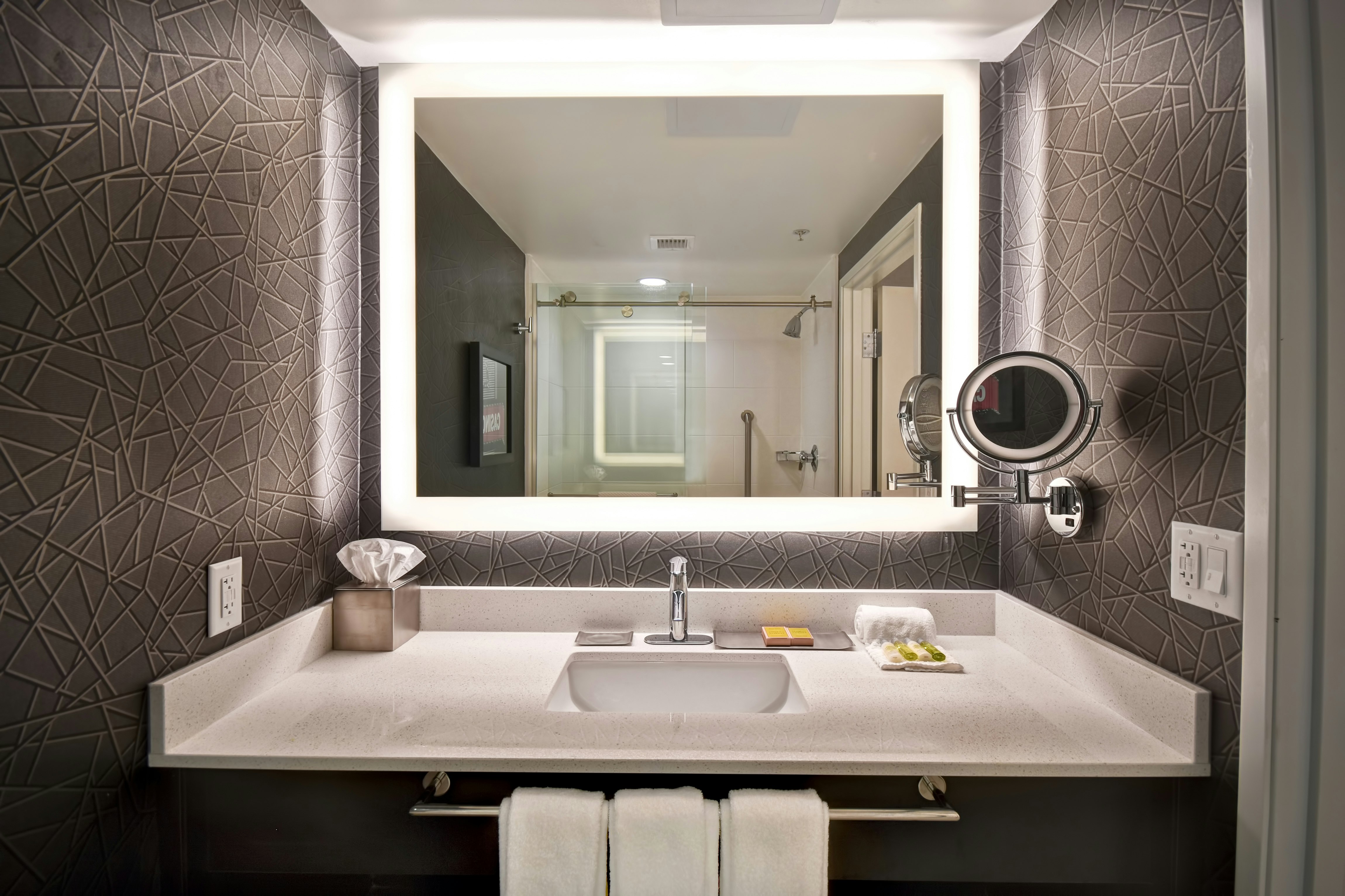 Doubletree By Hilton Deadwood At Cadillac Jack S 52/52