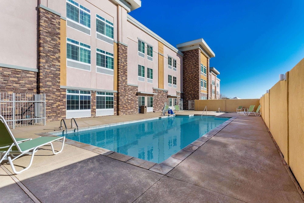 La Quinta Inn & Suites by Wyndham Monahans 7/37