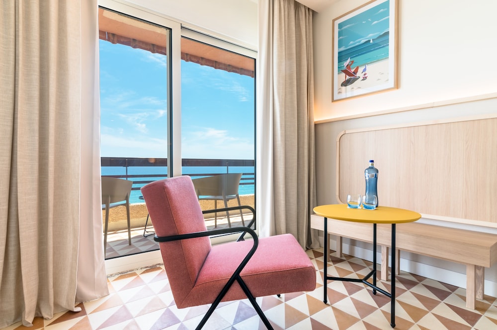 Akquaaa Boutique Hotel 29/48