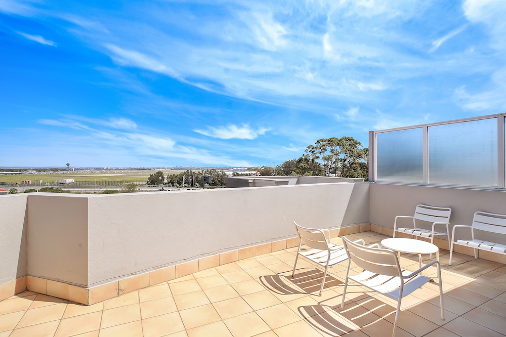 Sydney Airport Suites 27/50