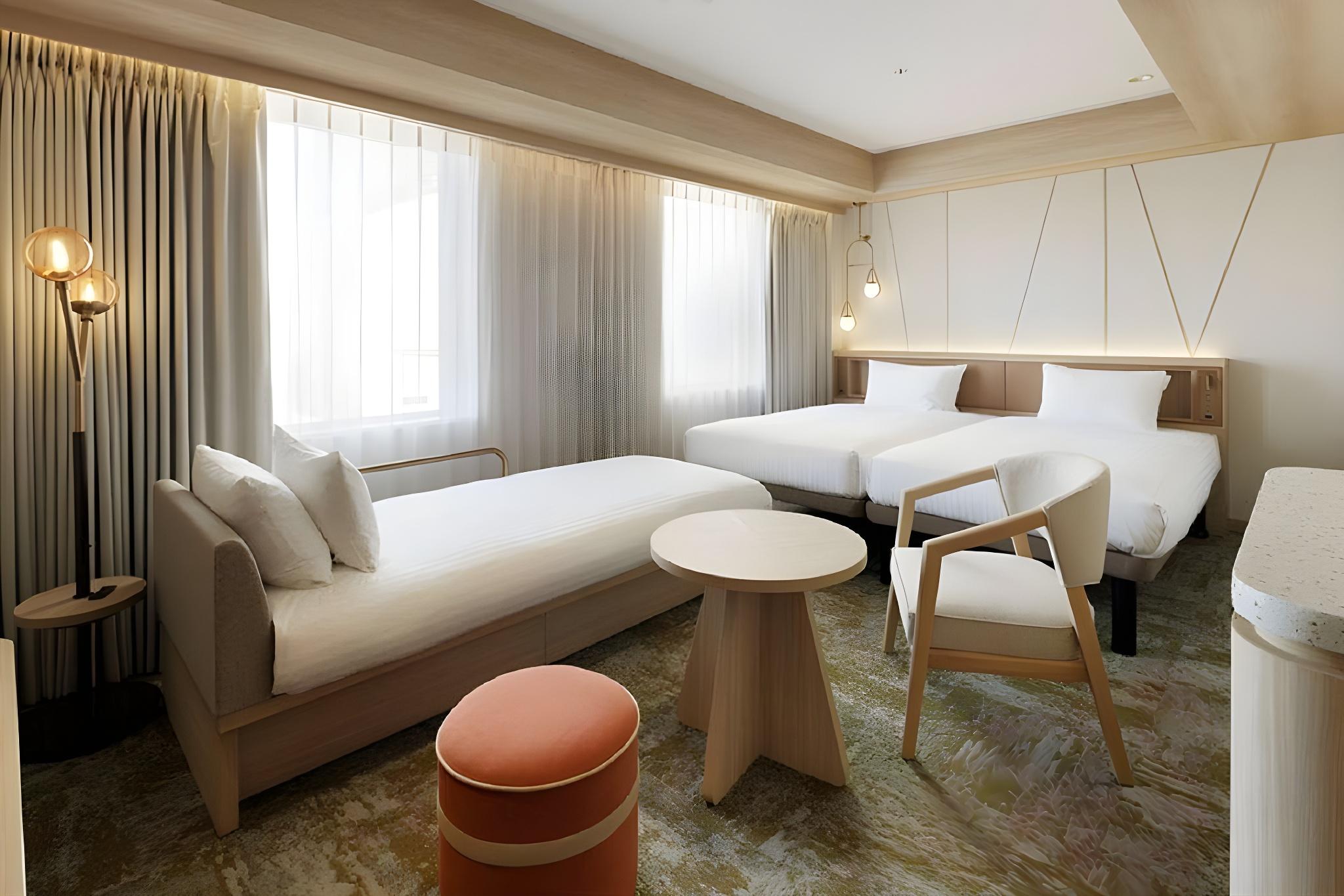 Renovated, Deluxe, Twin Beds, with Extra Bed