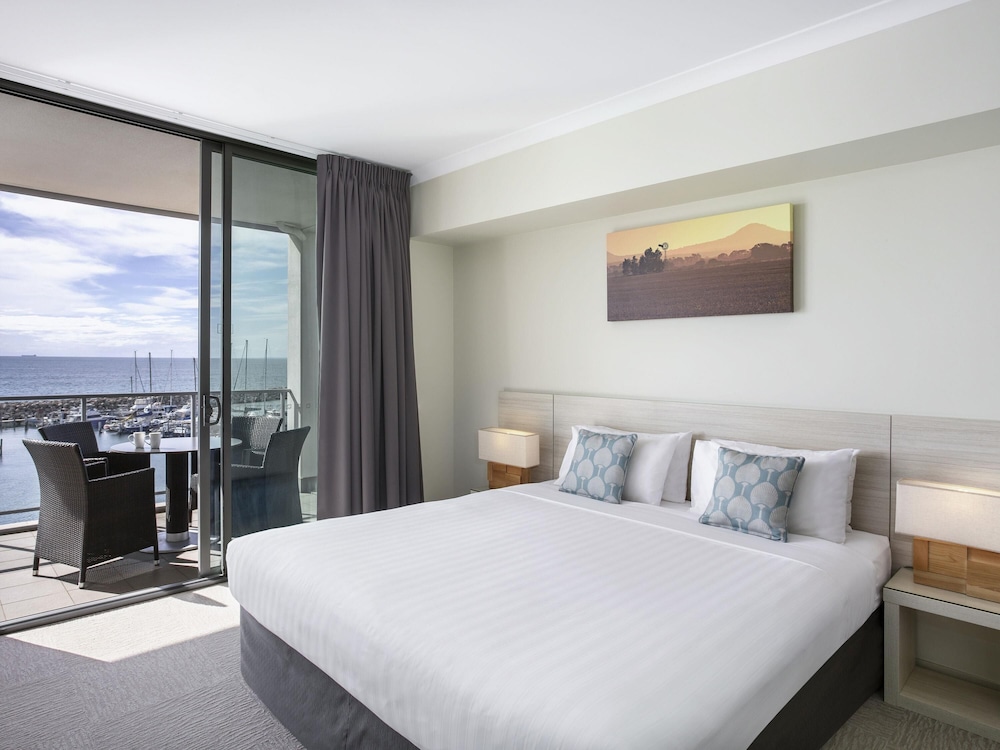 Mantra Geraldton 11/65