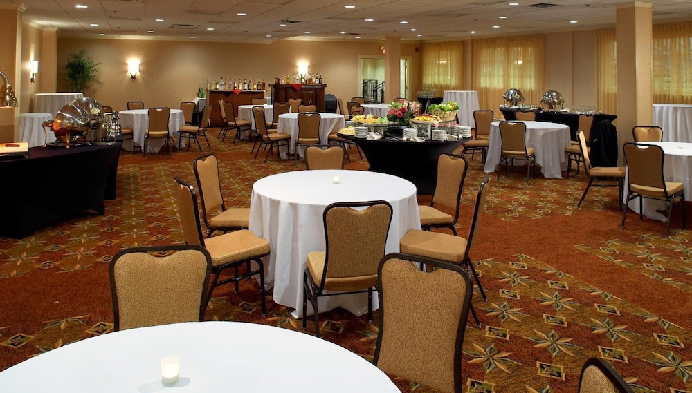 Clinton Inn Hotel Event Center 22/30