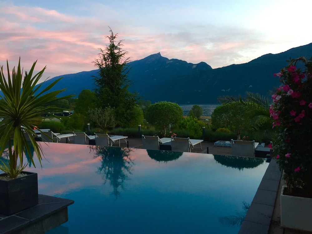 Les Suites Du Lac 40/50
