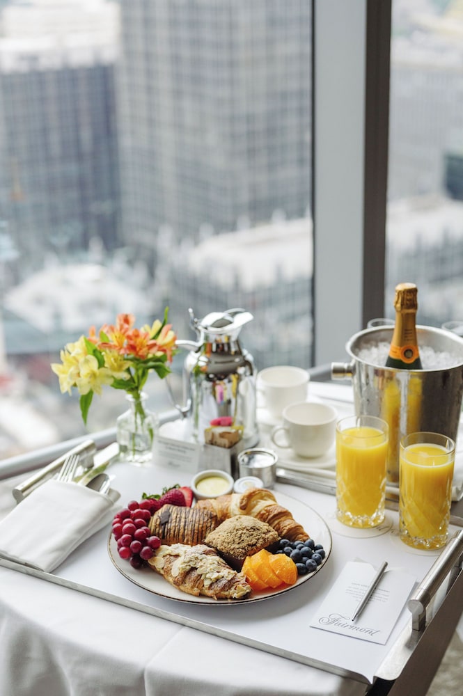 Fairmont Pittsburgh 54/75