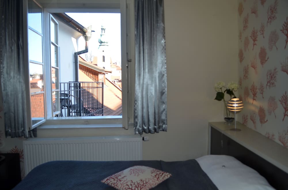 HOTEL PEREGRIN 15/72