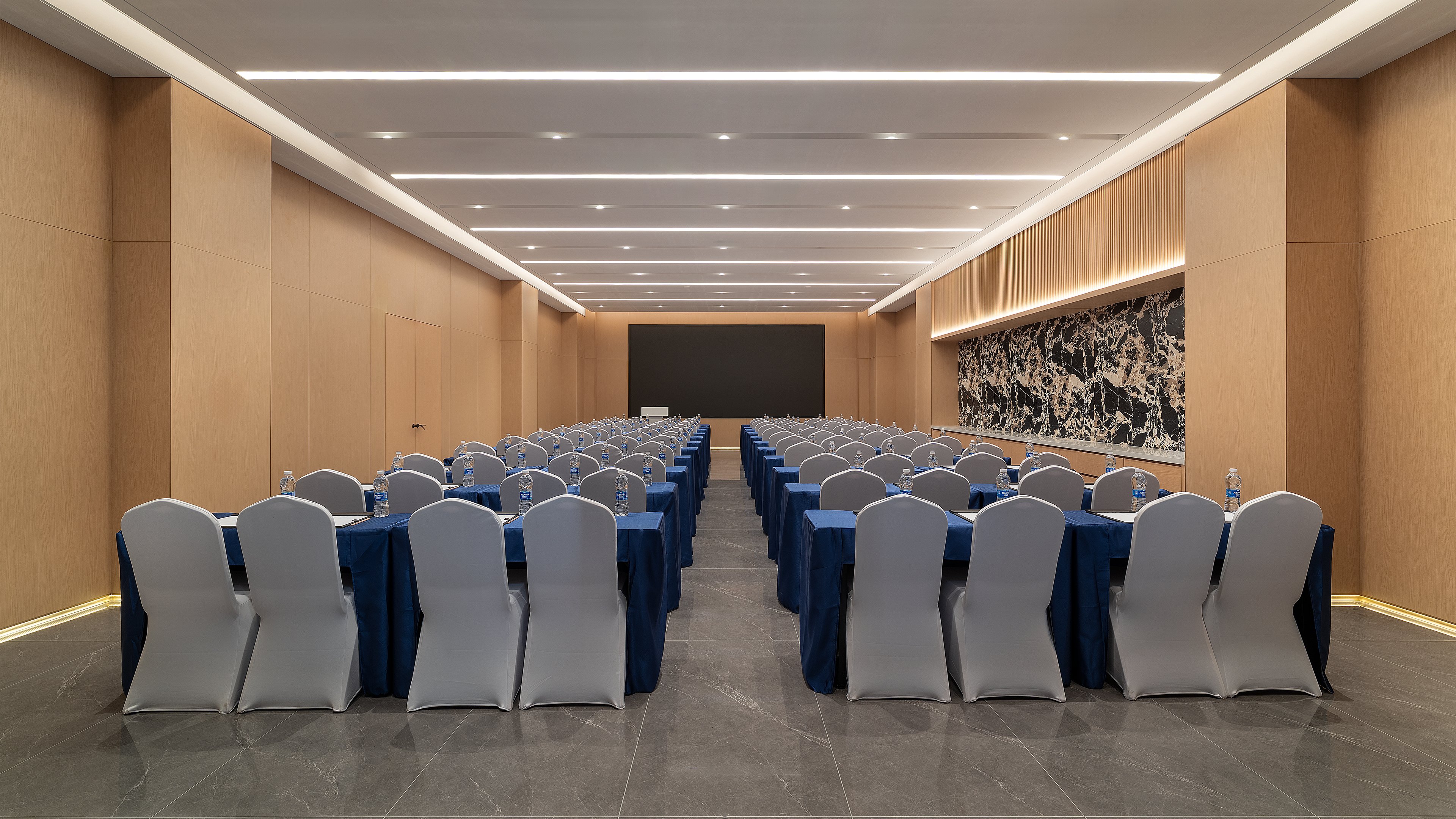 Holiday Inn Express Kunming Economic Dev Zone by IHG 23/24