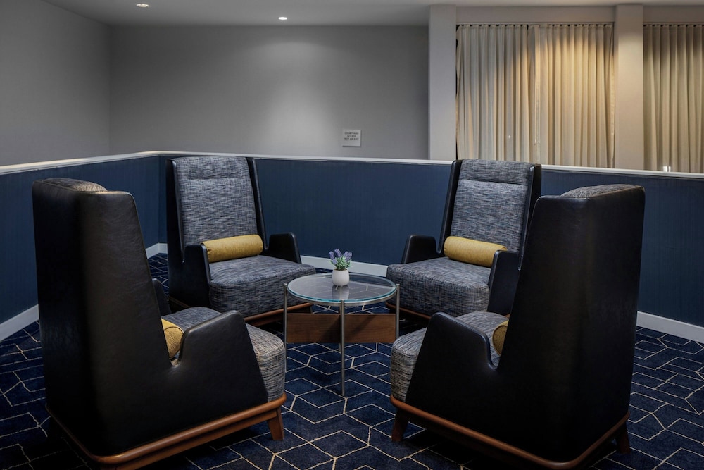 Courtyard by Marriott Denver Central Park 27/50