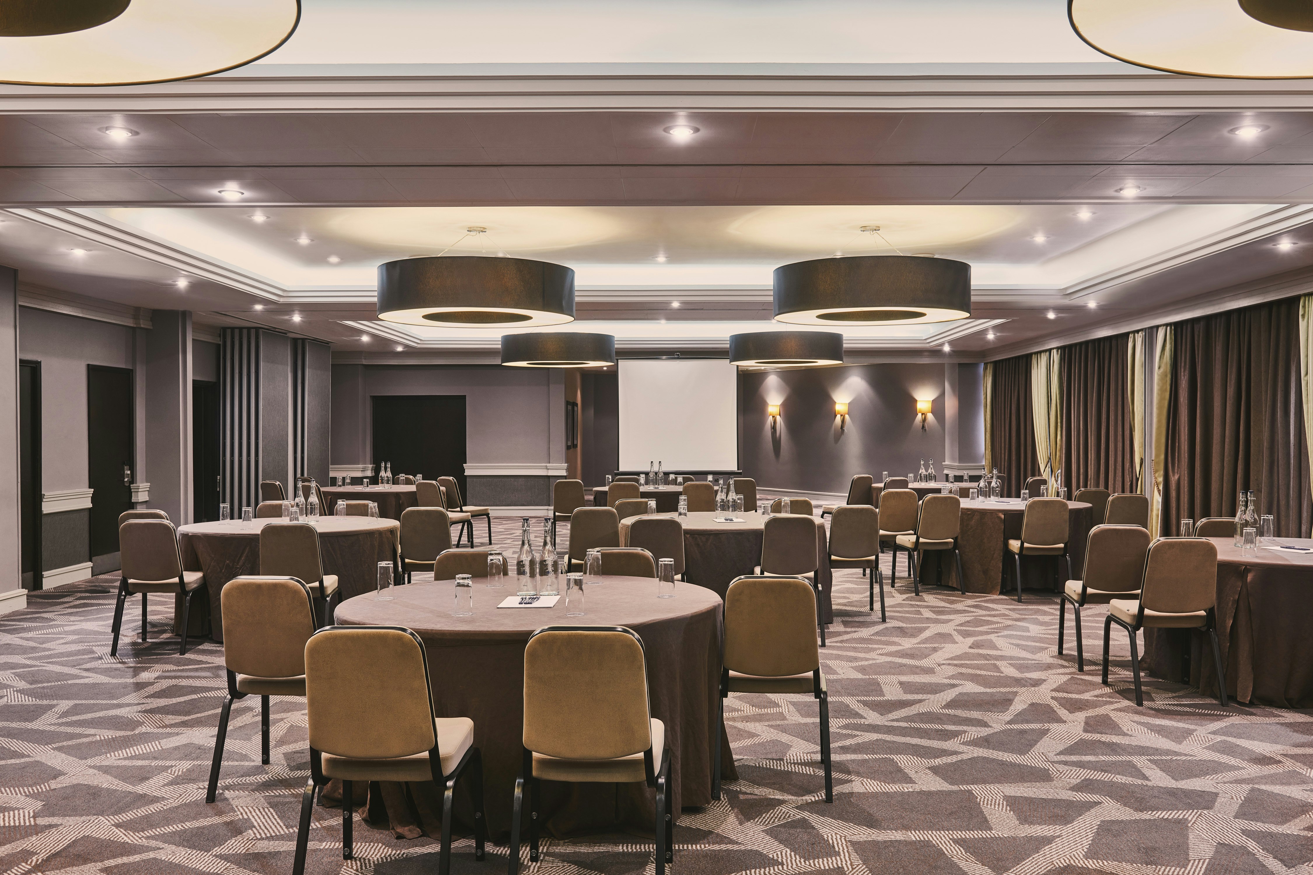 Doubletree By Hilton London Ealing Hotel 48/56