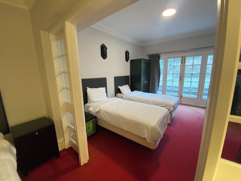 ORIGINAL RAJ HOTEL 30/55
