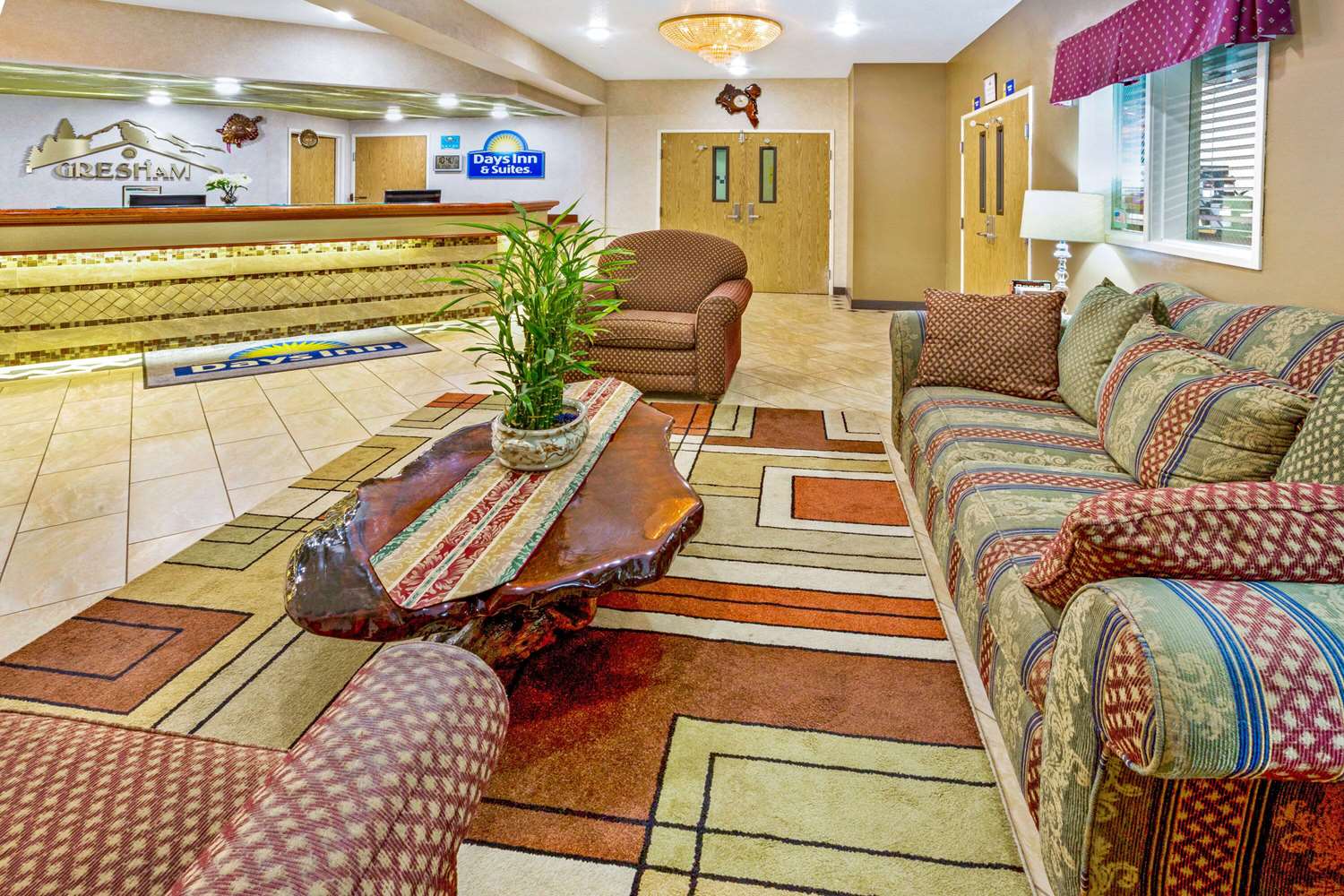 Days Inn & Suites by Wyndham Gresham 17/26