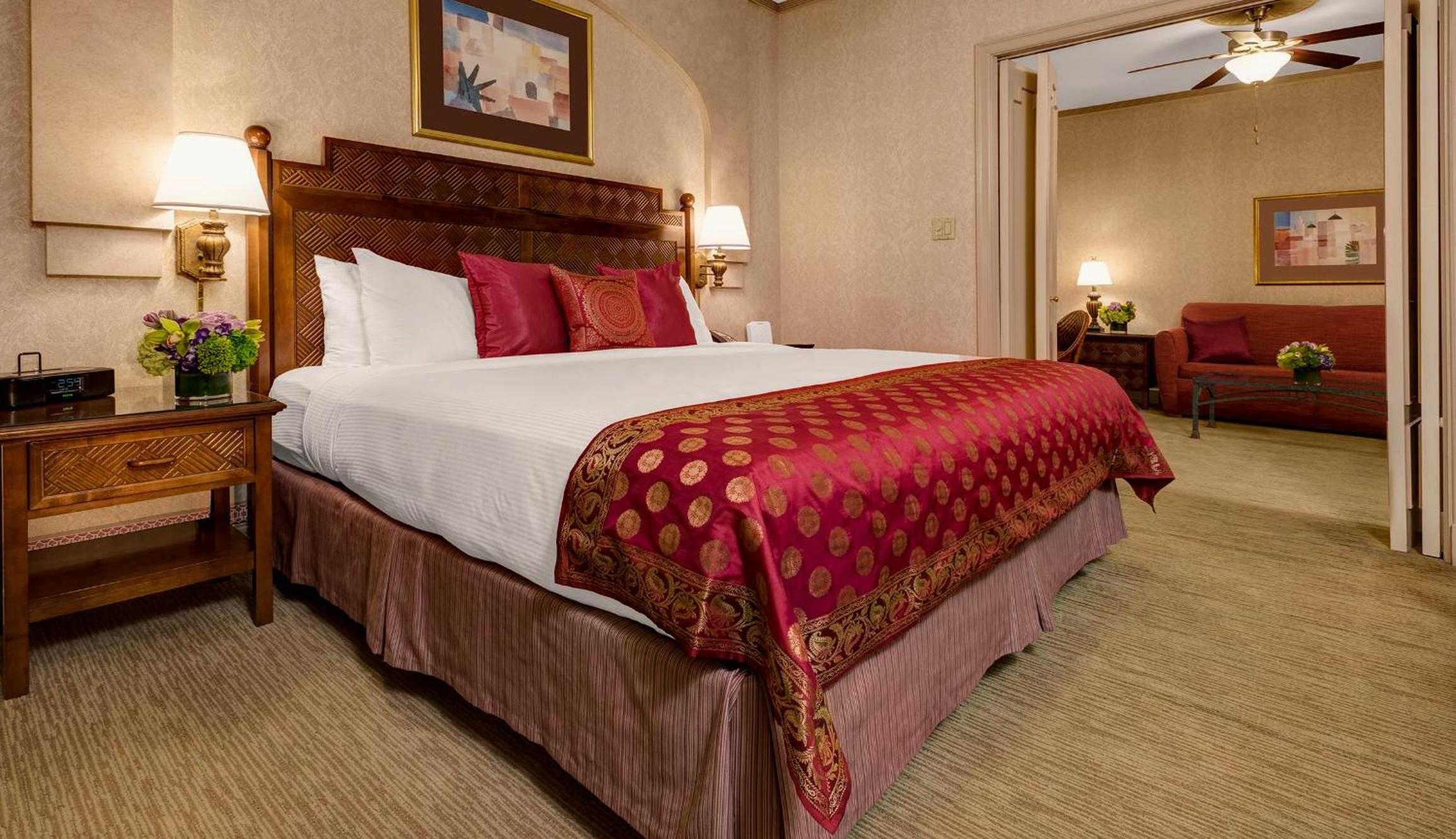 Mini, Suite, King Bed