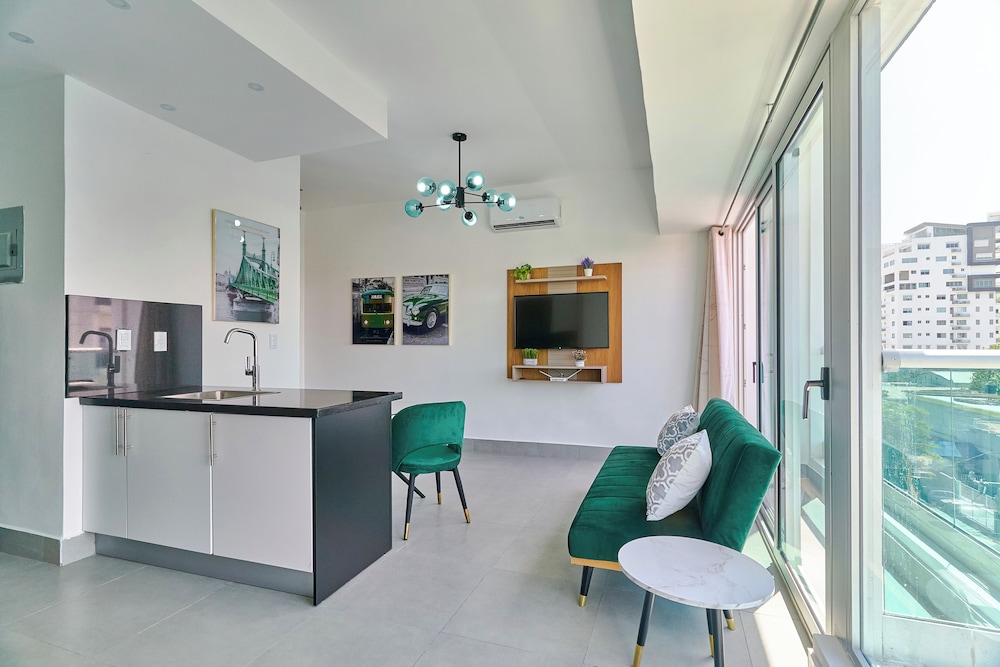 Central Suites Tower 42/62
