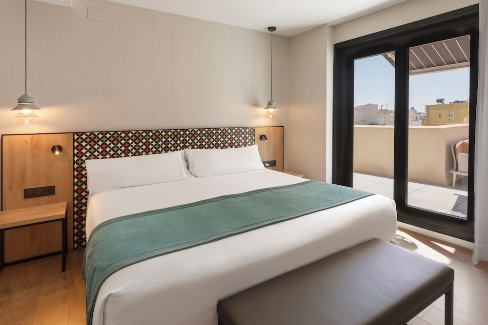 غرفة سوبيريور بسرير كينج بمسبح خاص، Catalonia Excelsior 2/10