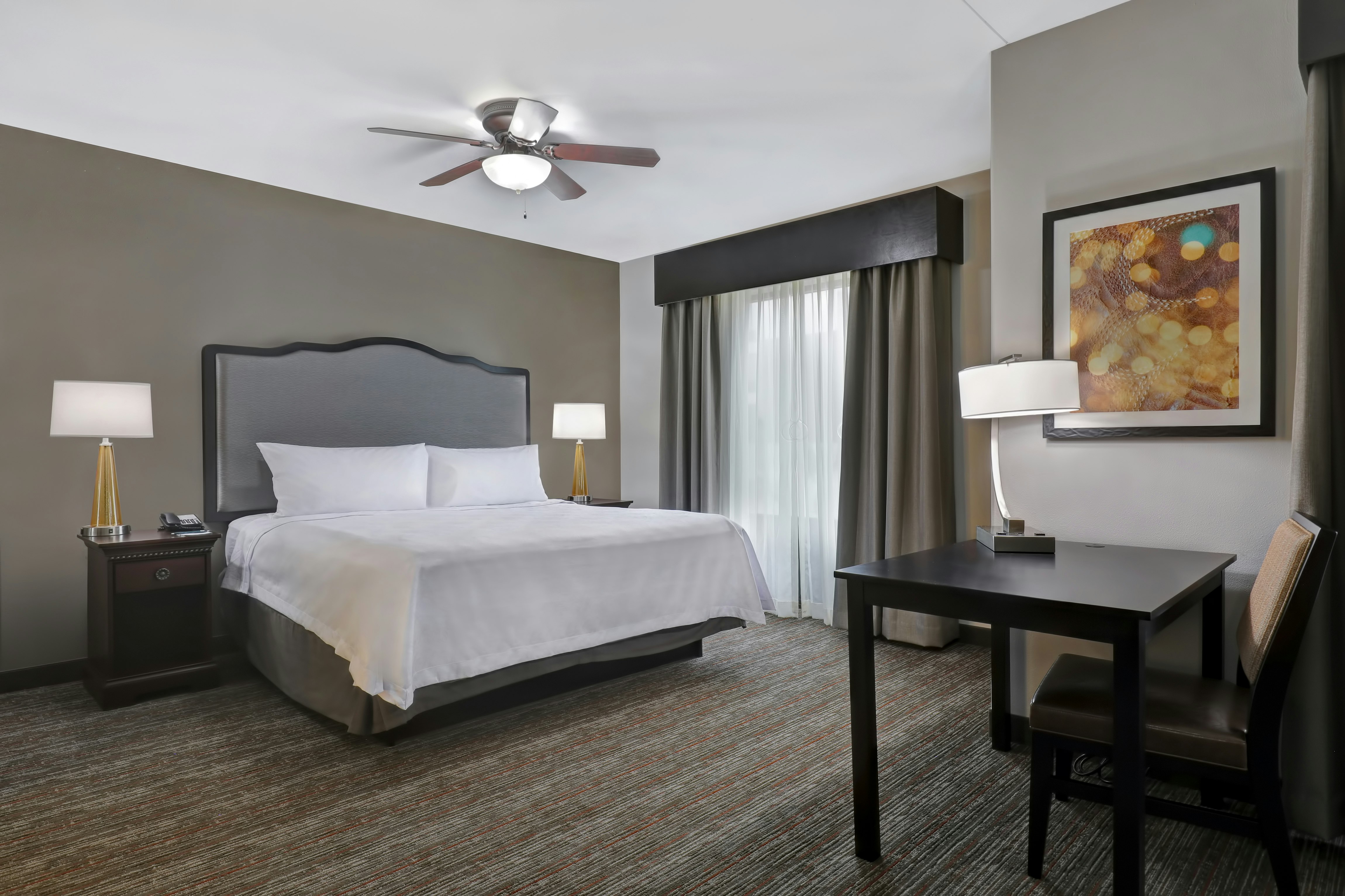 STUDIO, KING BED, ACCESSIBLE