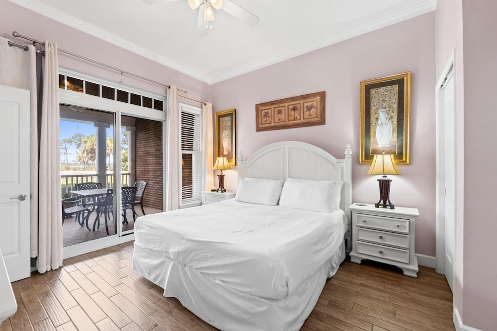 2 BEDROOMS, CONDO, RESORT VIEW