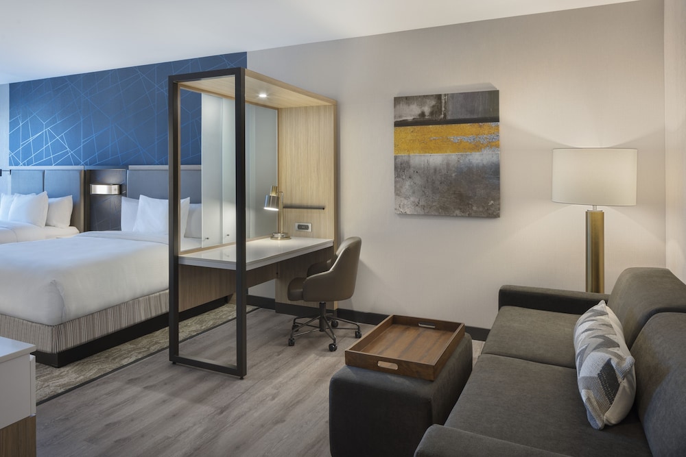 SpringHill Suites Fargo 42/42