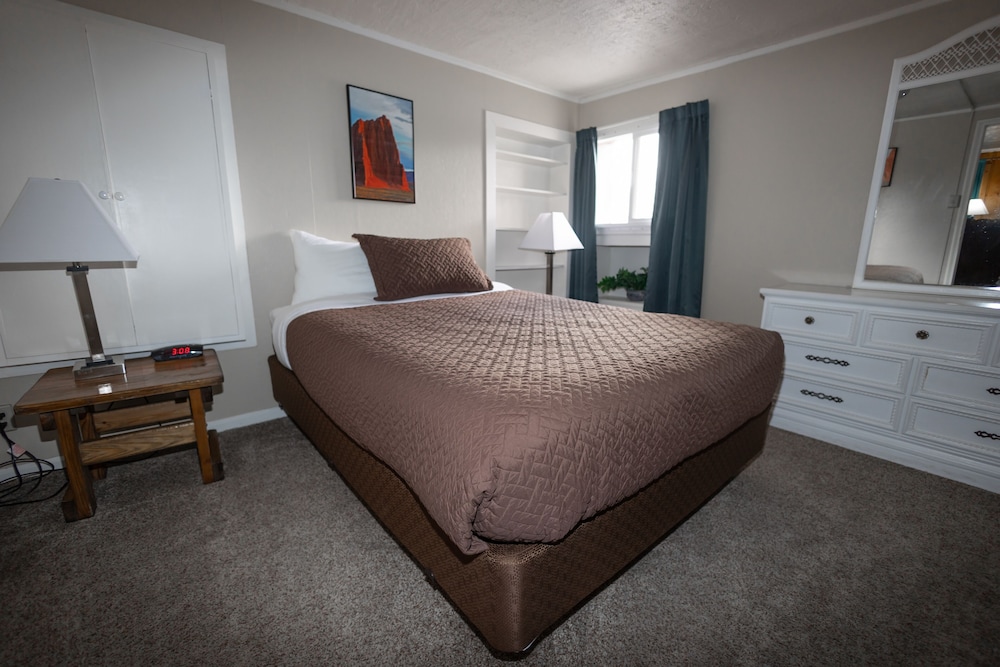 Austin\'s Chuckwagon Motel 14/41
